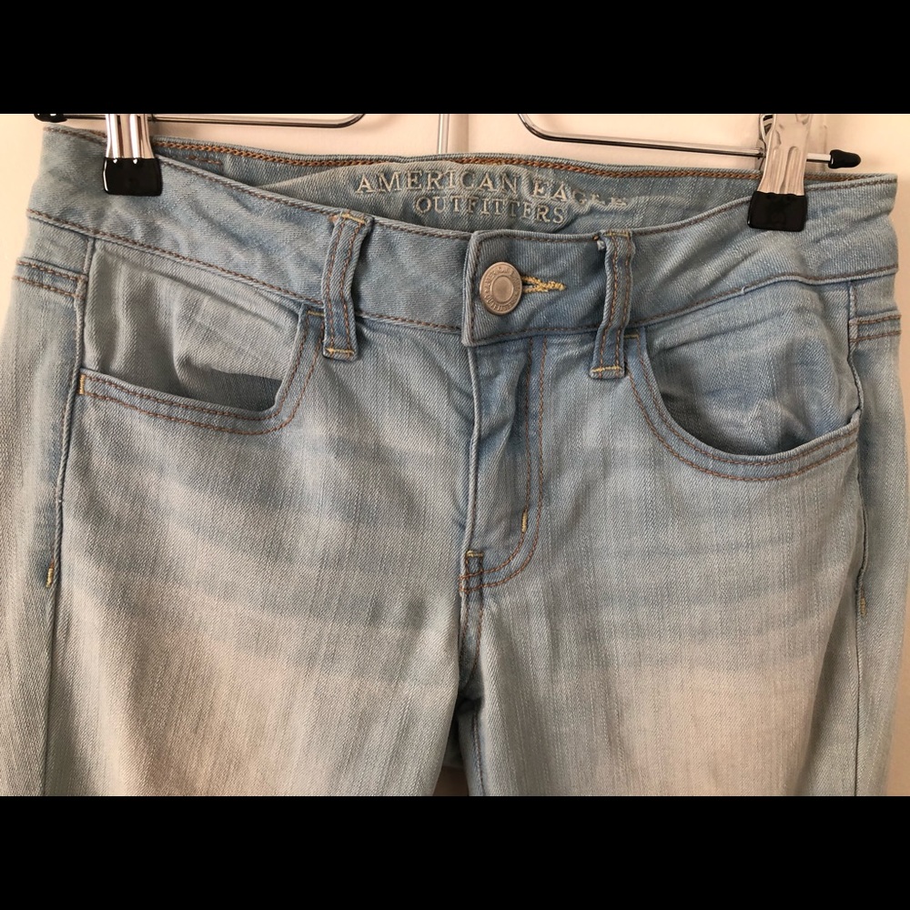 american eagle light wash jeans